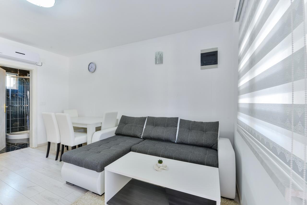 Apartments Lucica Vir Extérieur photo