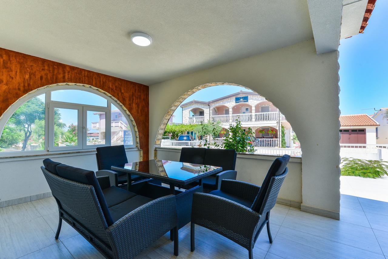 Apartments Lucica Vir Extérieur photo